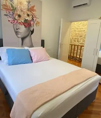 Hotel House With Sea View *