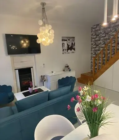 Hotel House With Sea View *