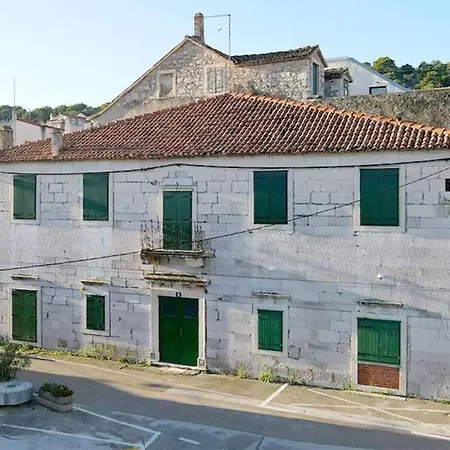 Hotel House With Sea View *