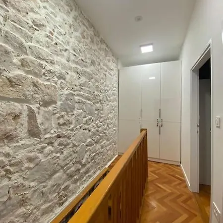 Hotel House With Sea View *